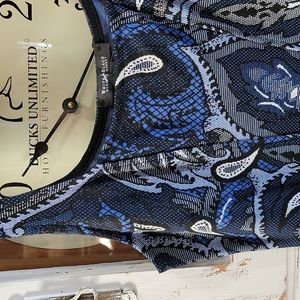 White House/Black Market Top